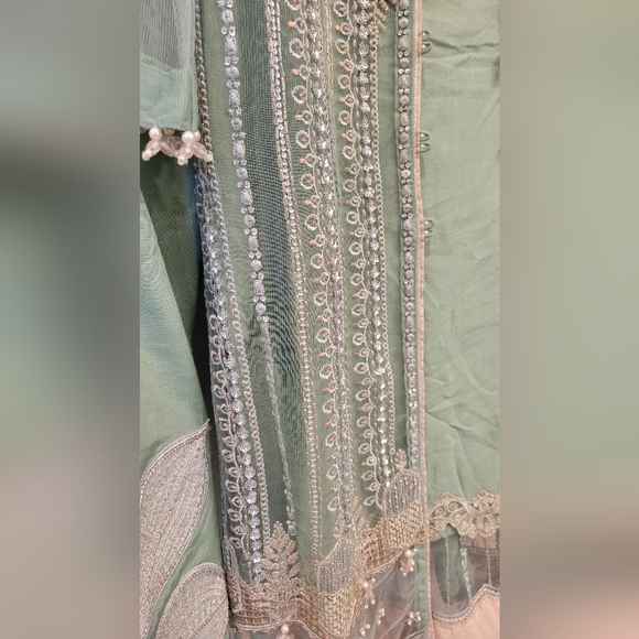 Baroque Pakistani outfit - Picture 5 of 14